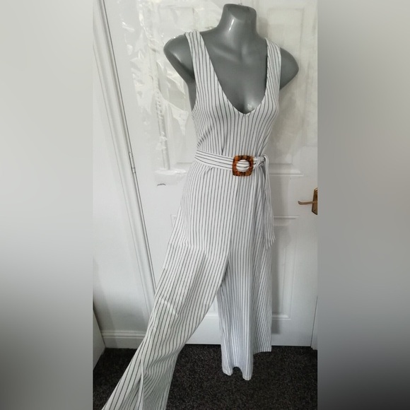 ASOS grey and White Striped romper. With matching belt in the middle. - Picture 12 of 12